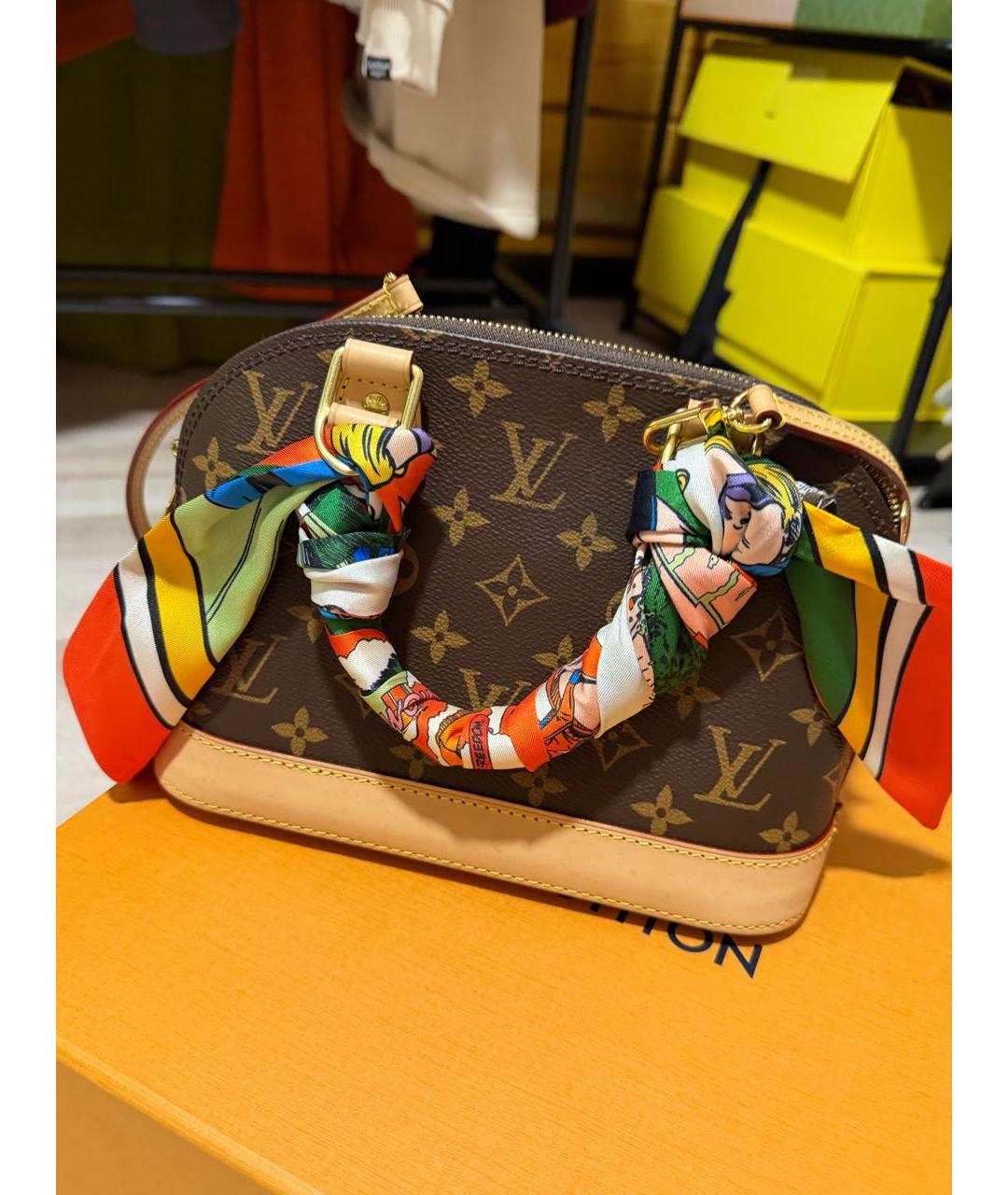 LOUIS VUITTON Коричневая сумка с короткими ручками, фото 3