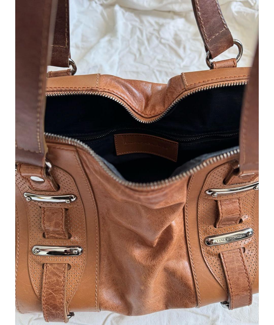 BALENCIAGA Коричневая кожаная сумка с короткими ручками, фото 6