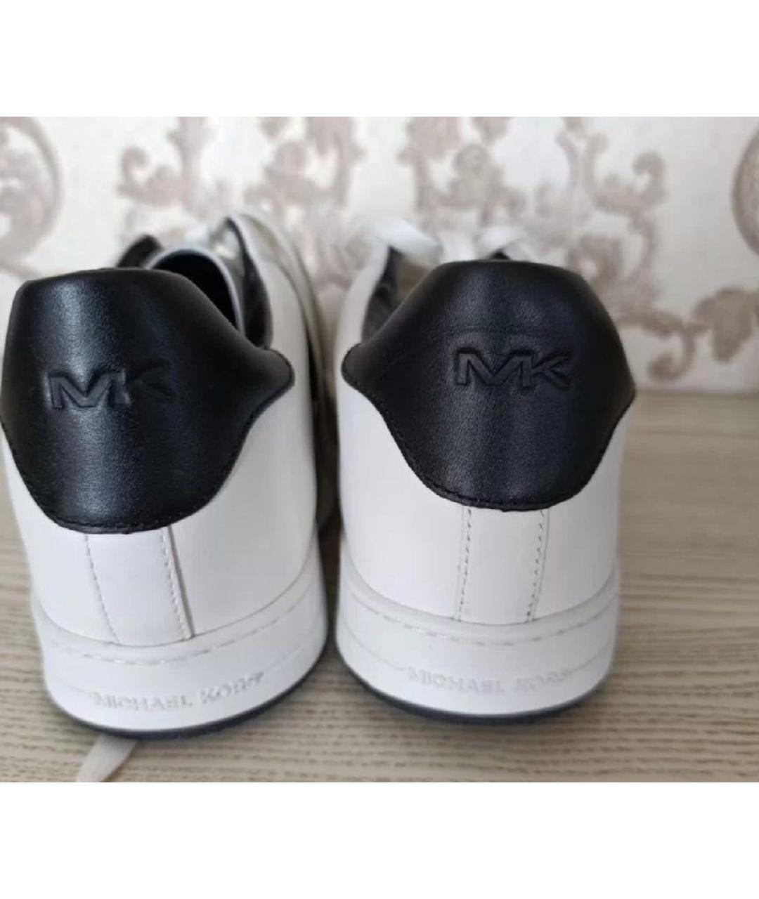 MICHAEL KORS Белые кожаные низкие кроссовки / кеды, фото 4