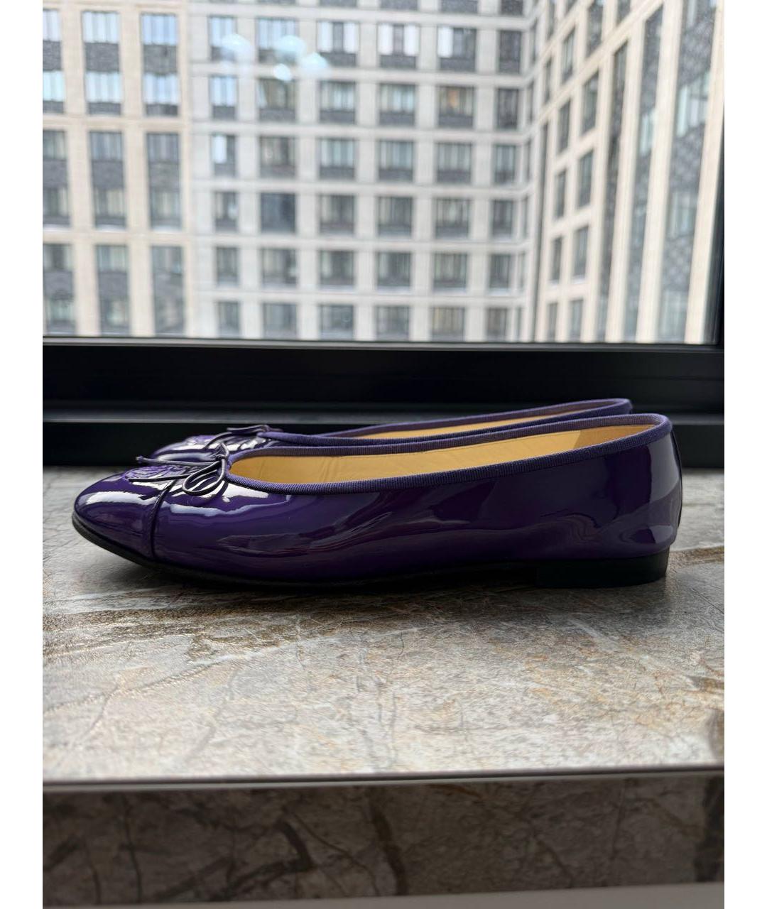 CHANEL Фиолетовые балетки из лакированной кожи, фото 6