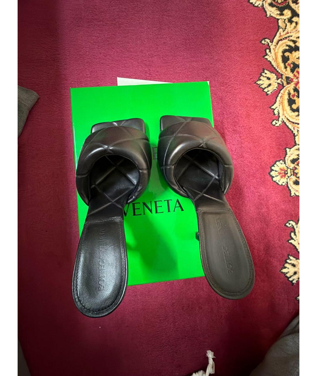 BOTTEGA VENETA Черные кожаные мюли, фото 3