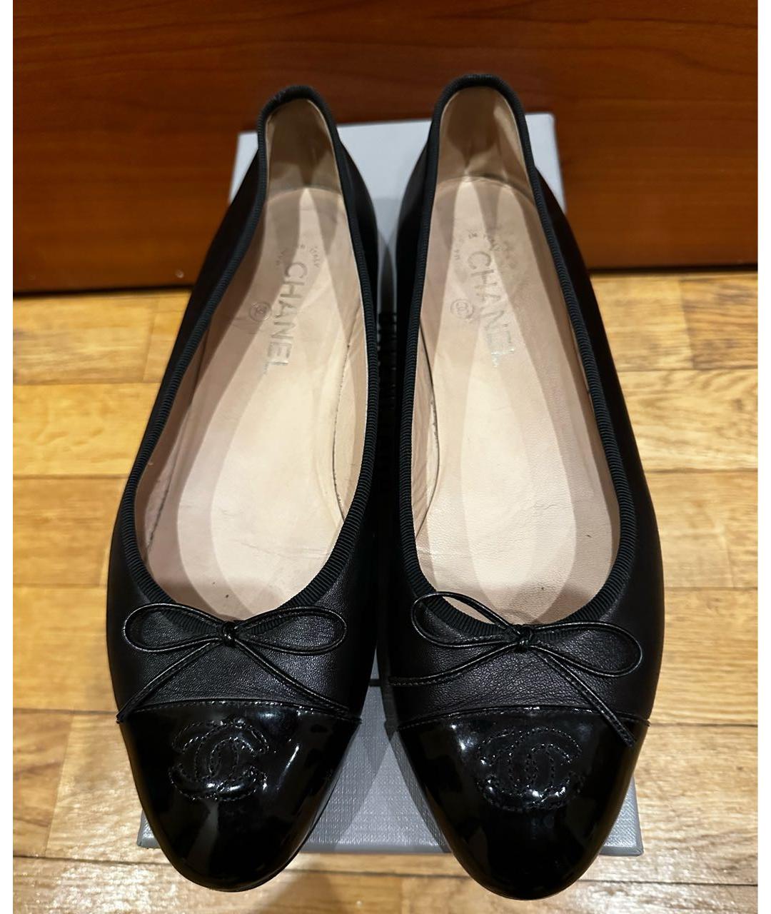 CHANEL Черные кожаные балетки, фото 2