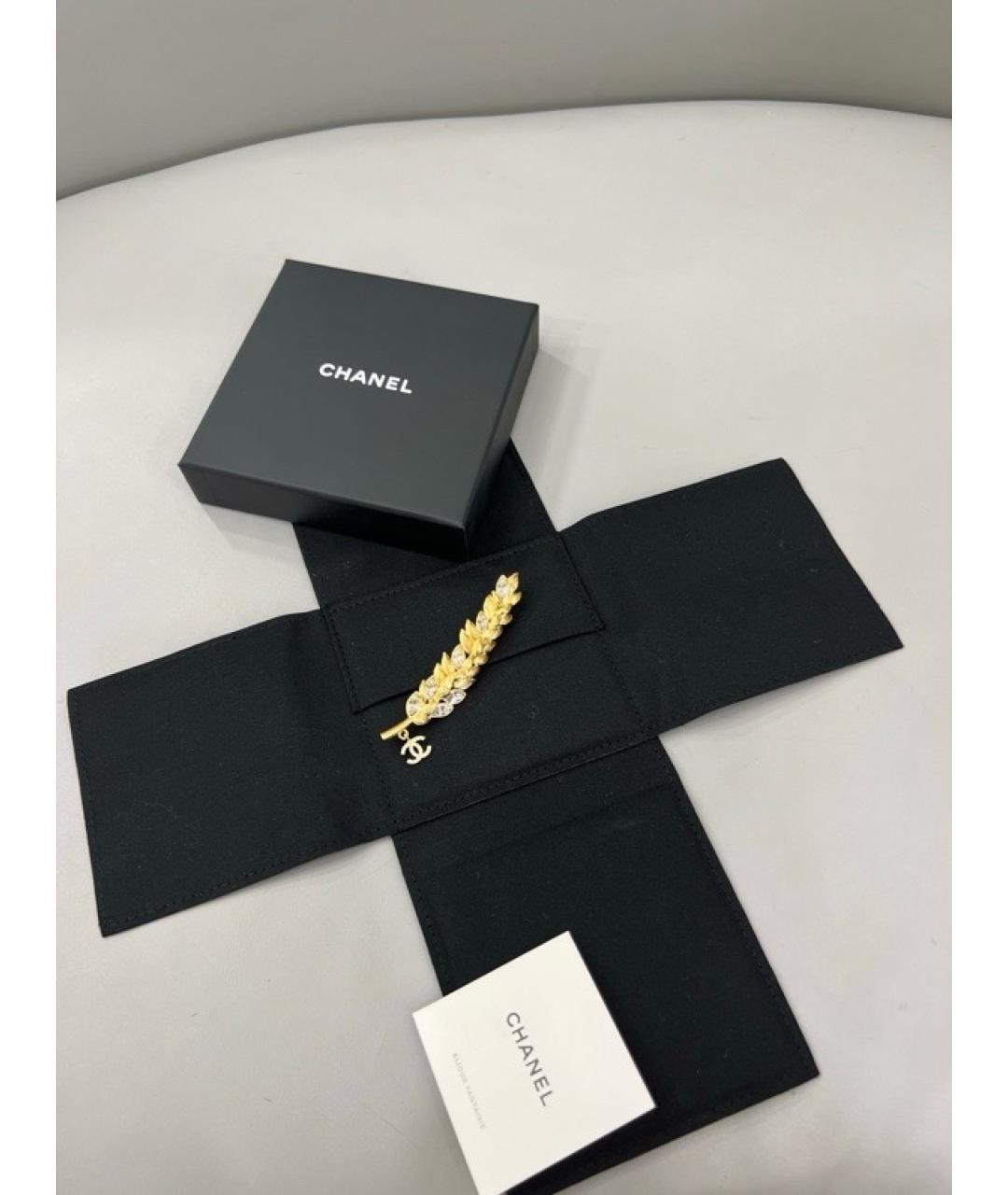 CHANEL Золотая металлическая брошь, фото 3