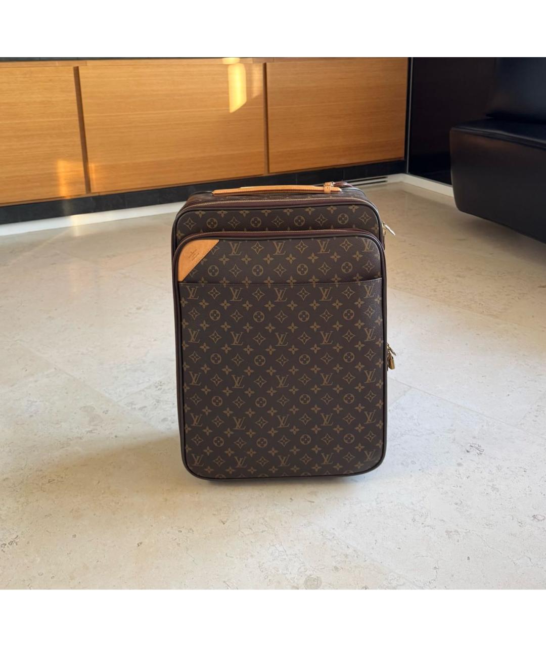 LOUIS VUITTON Коричневый чемодан из искусственной кожи, фото 9