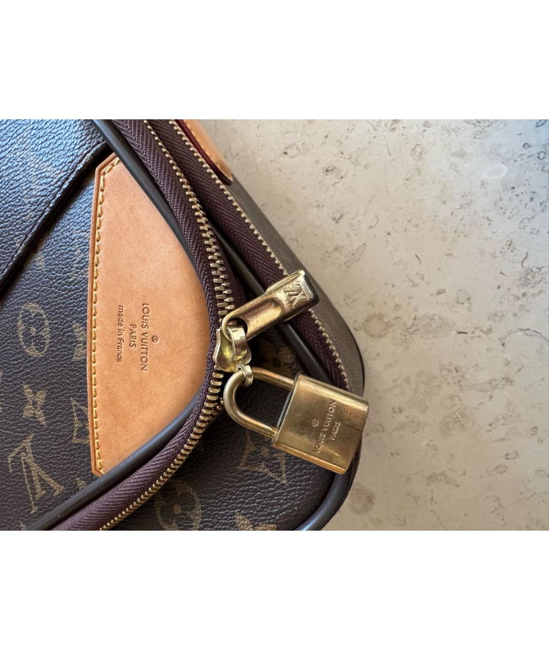 LOUIS VUITTON Коричневый чемодан из искусственной кожи, фото 8