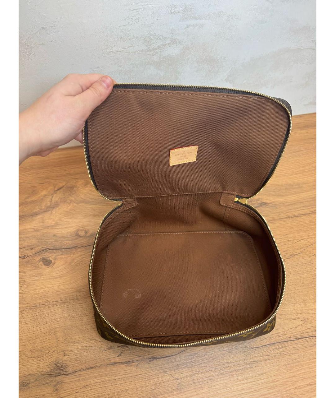 LOUIS VUITTON Коричневая косметичка, фото 4