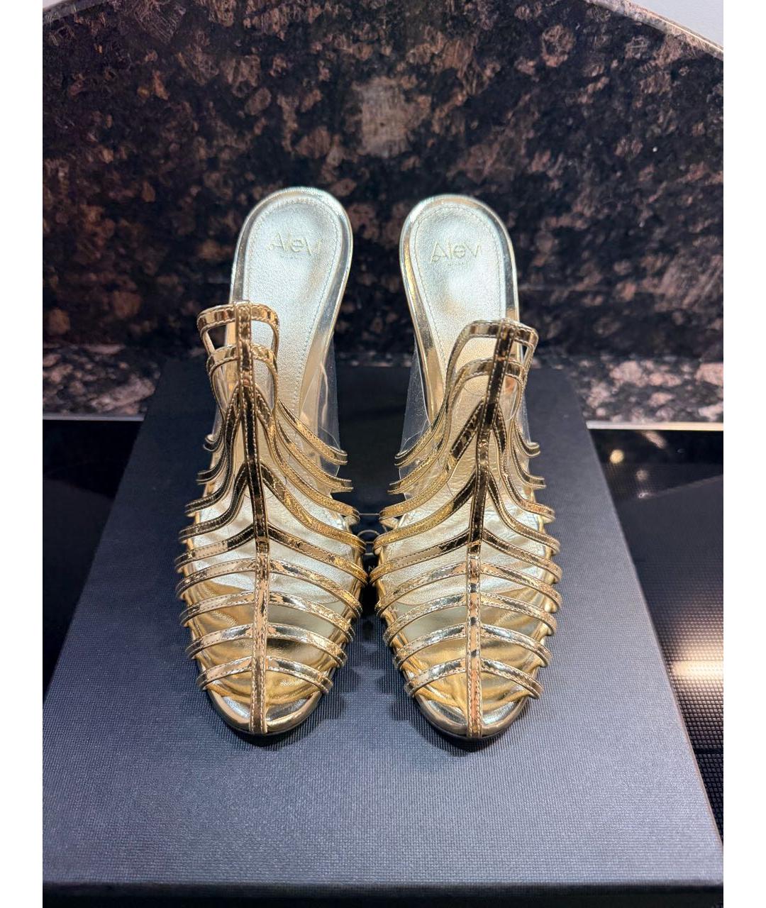 ALEVI Золотые мюли из лакированной кожи, фото 3