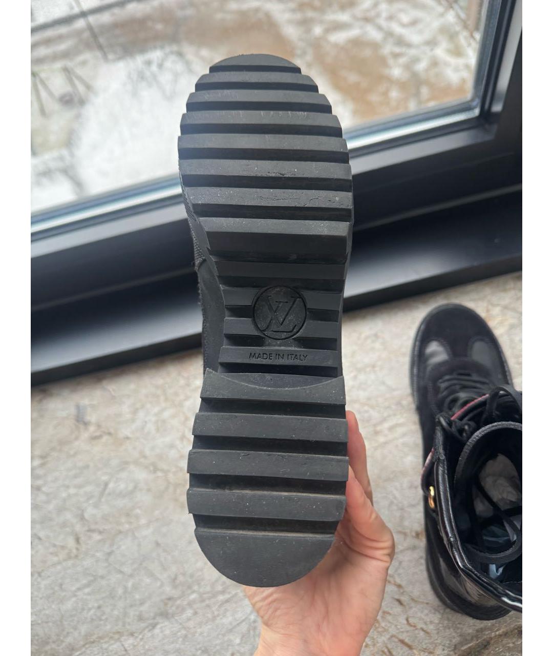 LOUIS VUITTON Черные замшевые ботинки, фото 5