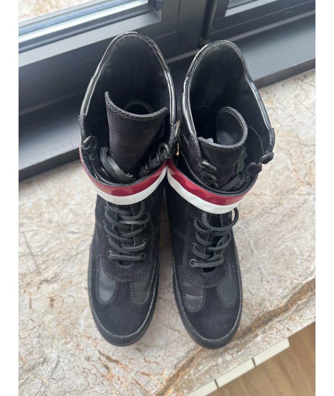 LOUIS VUITTON Черные замшевые ботинки, фото 3