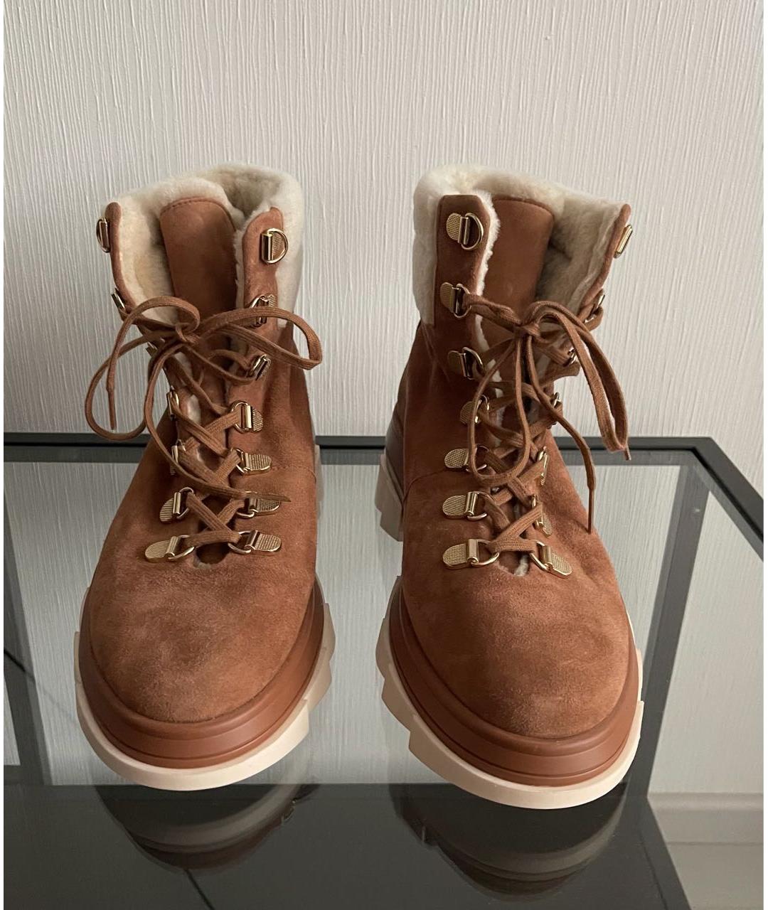 STUART WEITZMAN Коричневые замшевые ботинки, фото 3