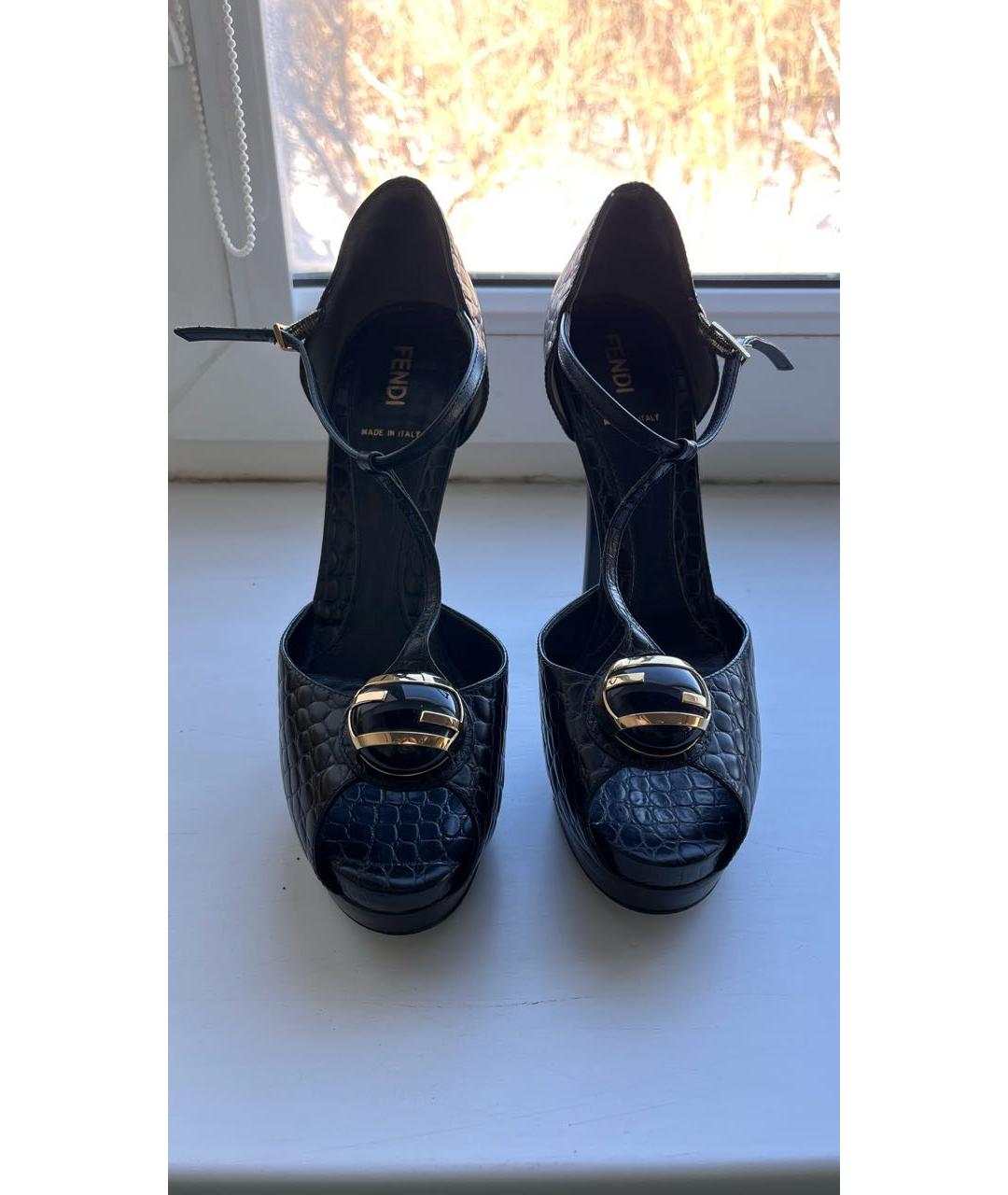 FENDI Черные босоножки из экзотической кожи, фото 2