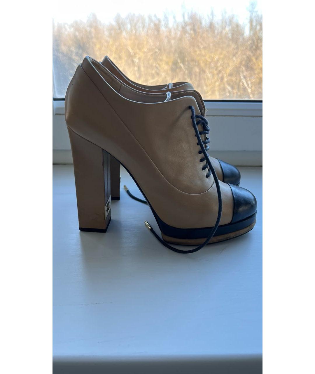 CHANEL Бежевые кожаные ботильоны, фото 7