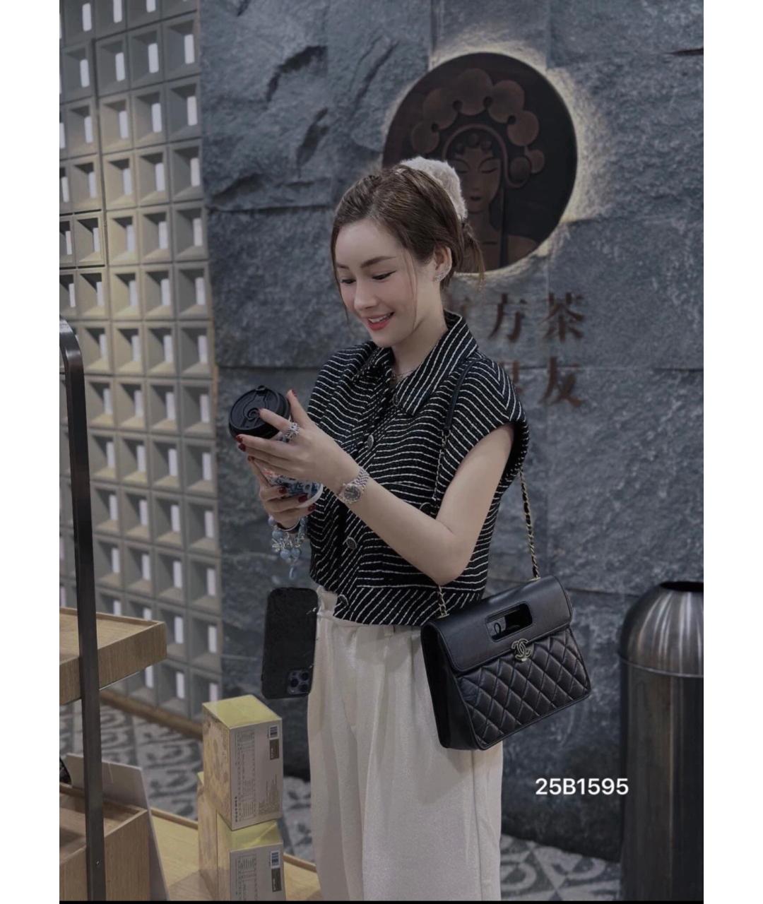 CHANEL Черная кожаная сумка с короткими ручками, фото 6