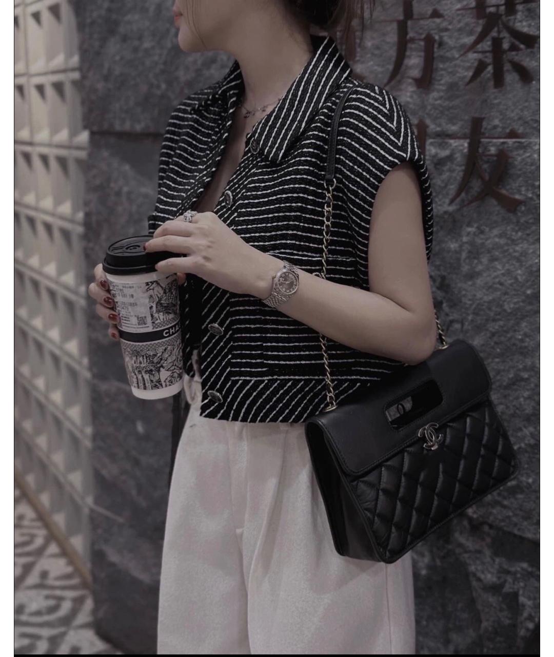 CHANEL Черная кожаная сумка с короткими ручками, фото 5