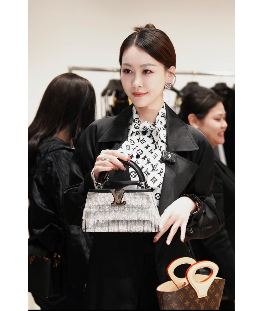 LOUIS VUITTON Черная кожаная сумка с короткими ручками, фото 7