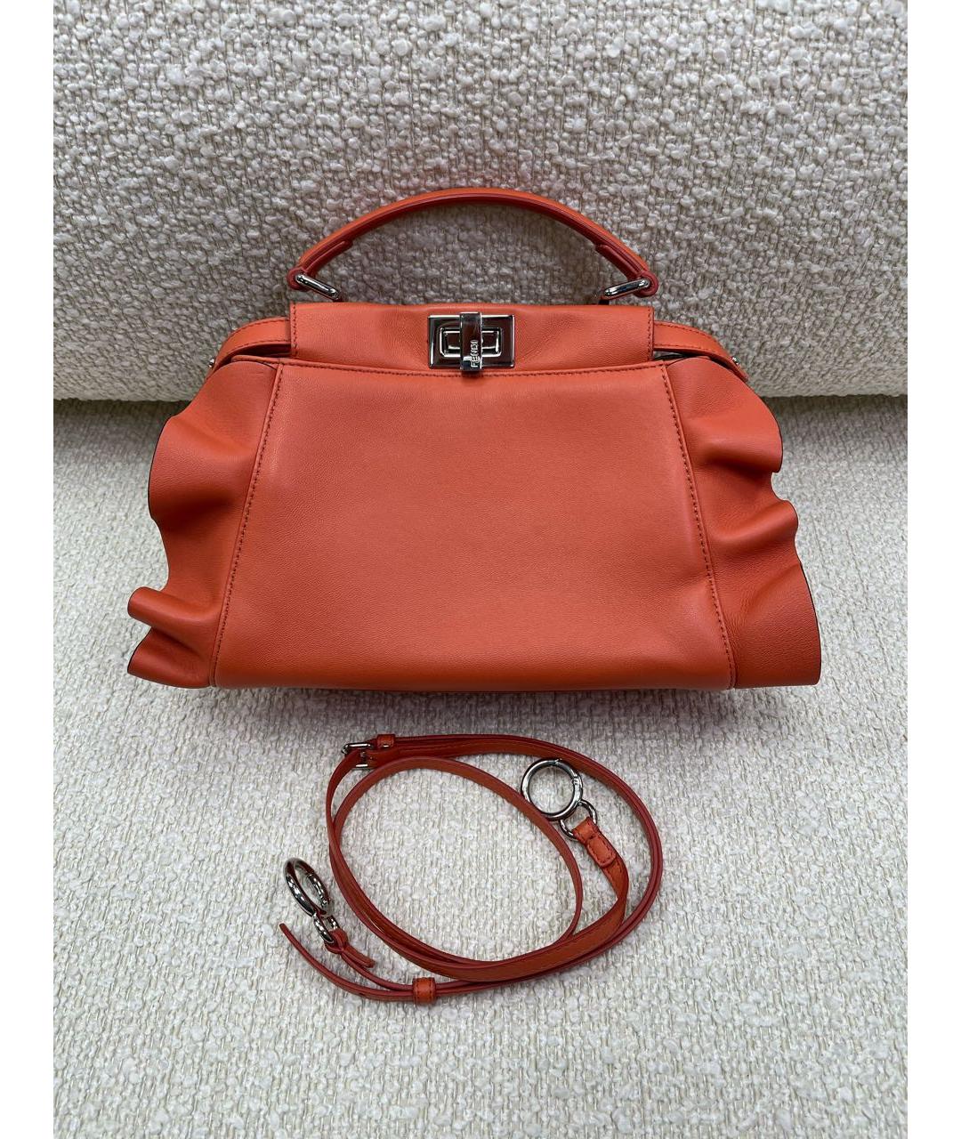 FENDI Оранжевая сумка с короткими ручками из лакированной кожи, фото 7