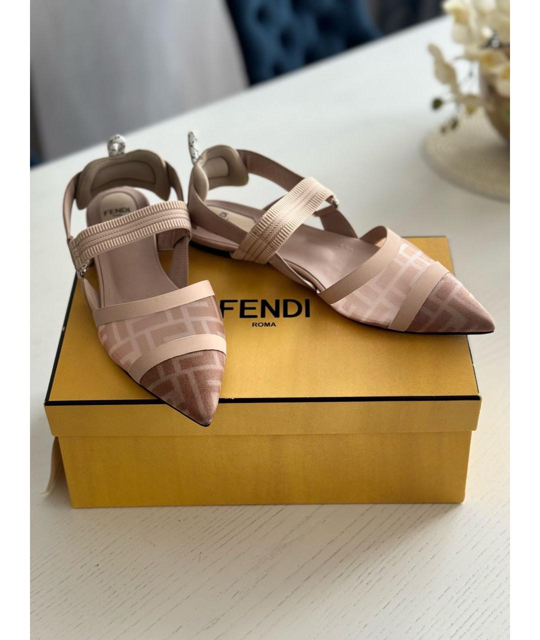 FENDI Бежевые текстильные босоножки, фото 7
