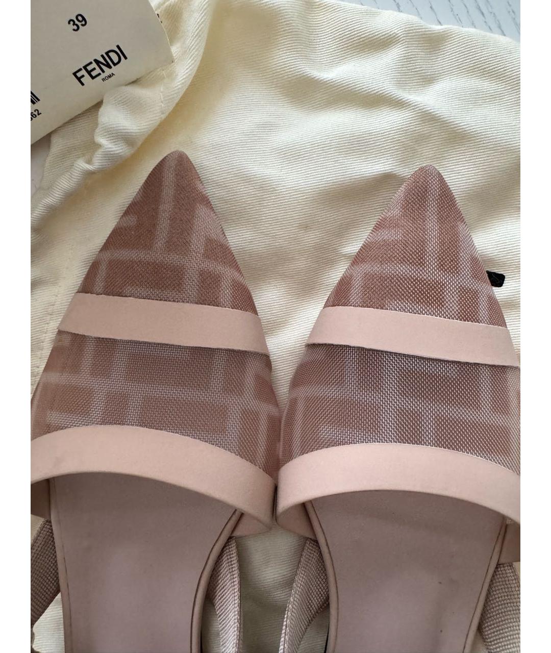 FENDI Бежевые текстильные босоножки, фото 2