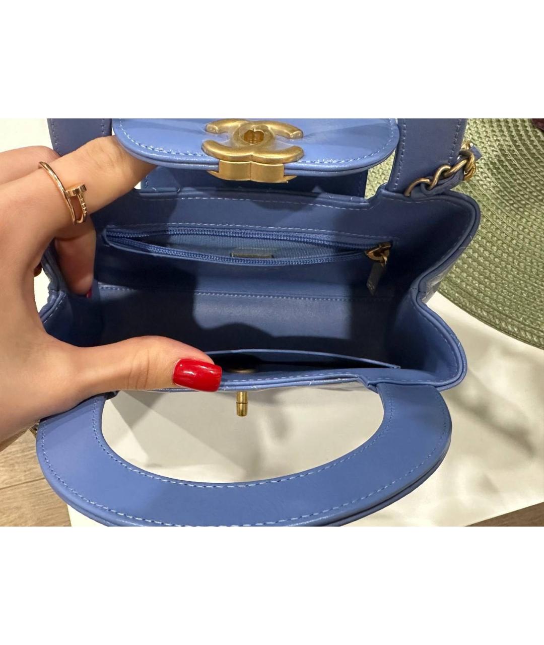 CHANEL Голубая кожаная сумка с короткими ручками, фото 4