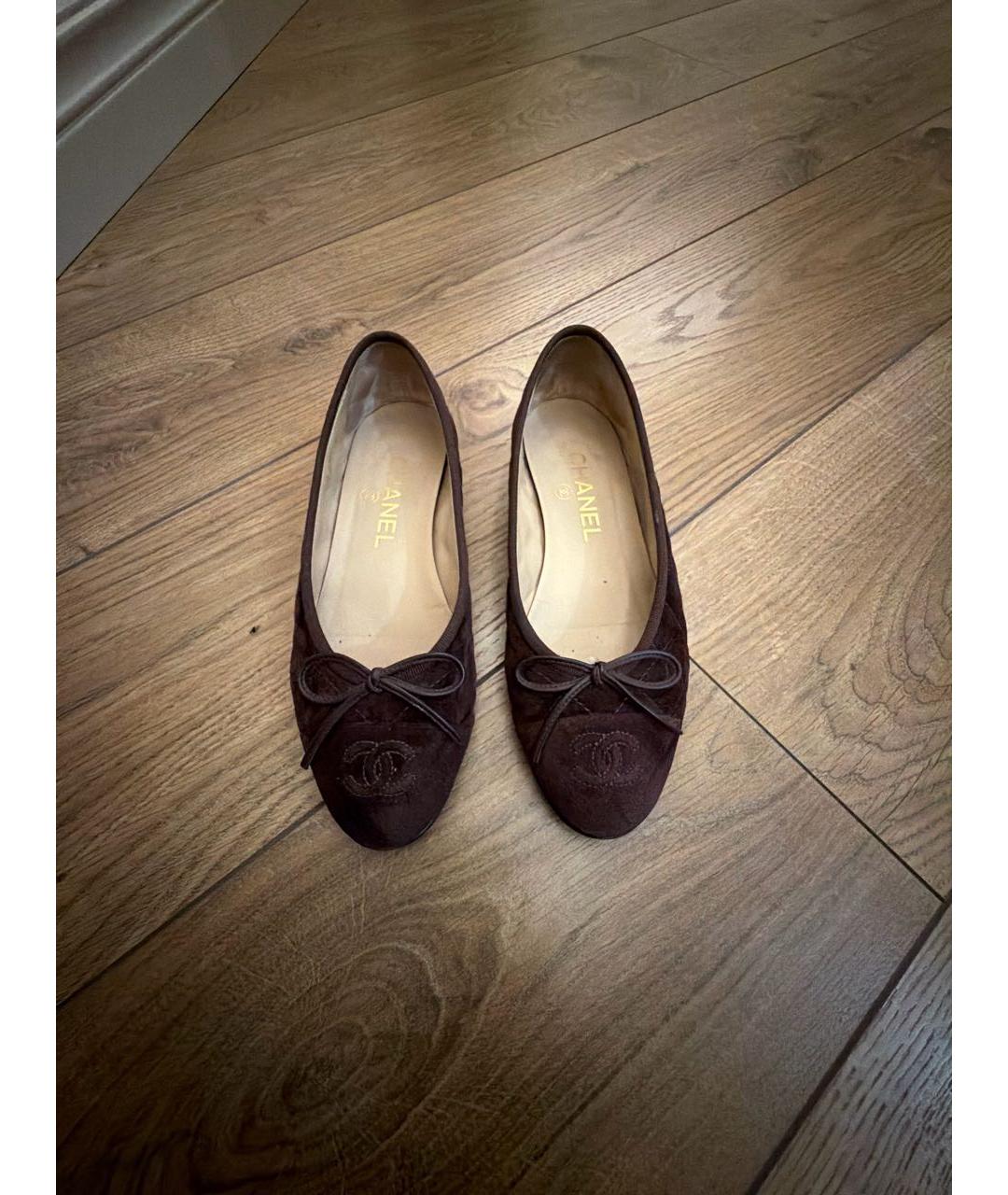 CHANEL Бордовые замшевые балетки, фото 2