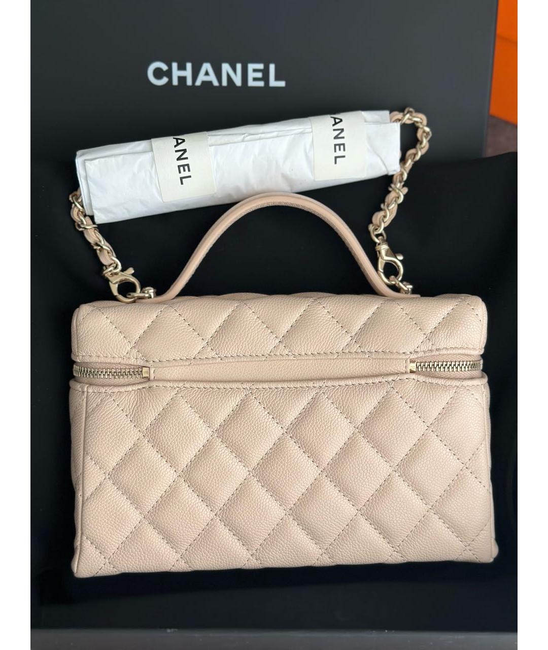 CHANEL Бежевая кожаная сумка с короткими ручками, фото 3