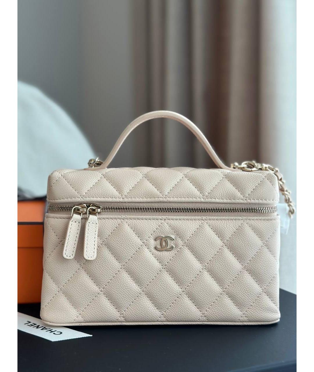 CHANEL Бежевая кожаная сумка с короткими ручками, фото 5