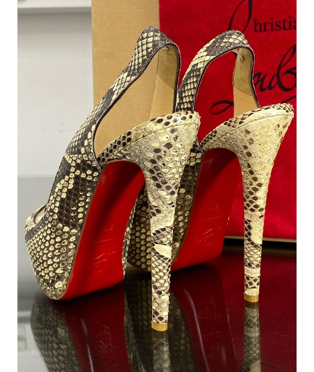 CHRISTIAN LOUBOUTIN Бежевые босоножки из экзотической кожи, фото 4