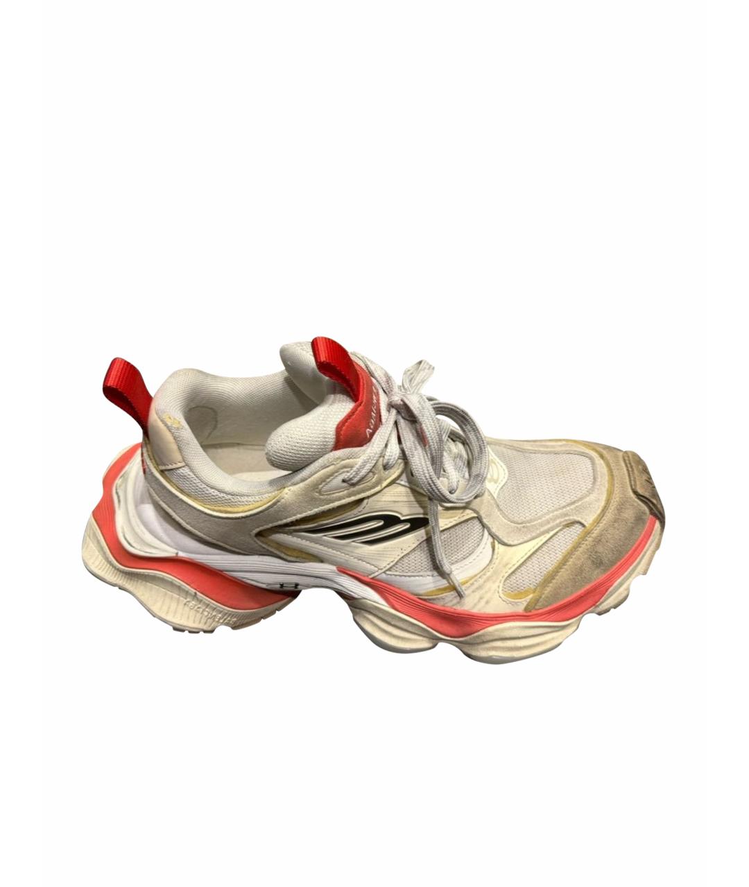 BALENCIAGA Белые замшевые низкие кроссовки / кеды, фото 1