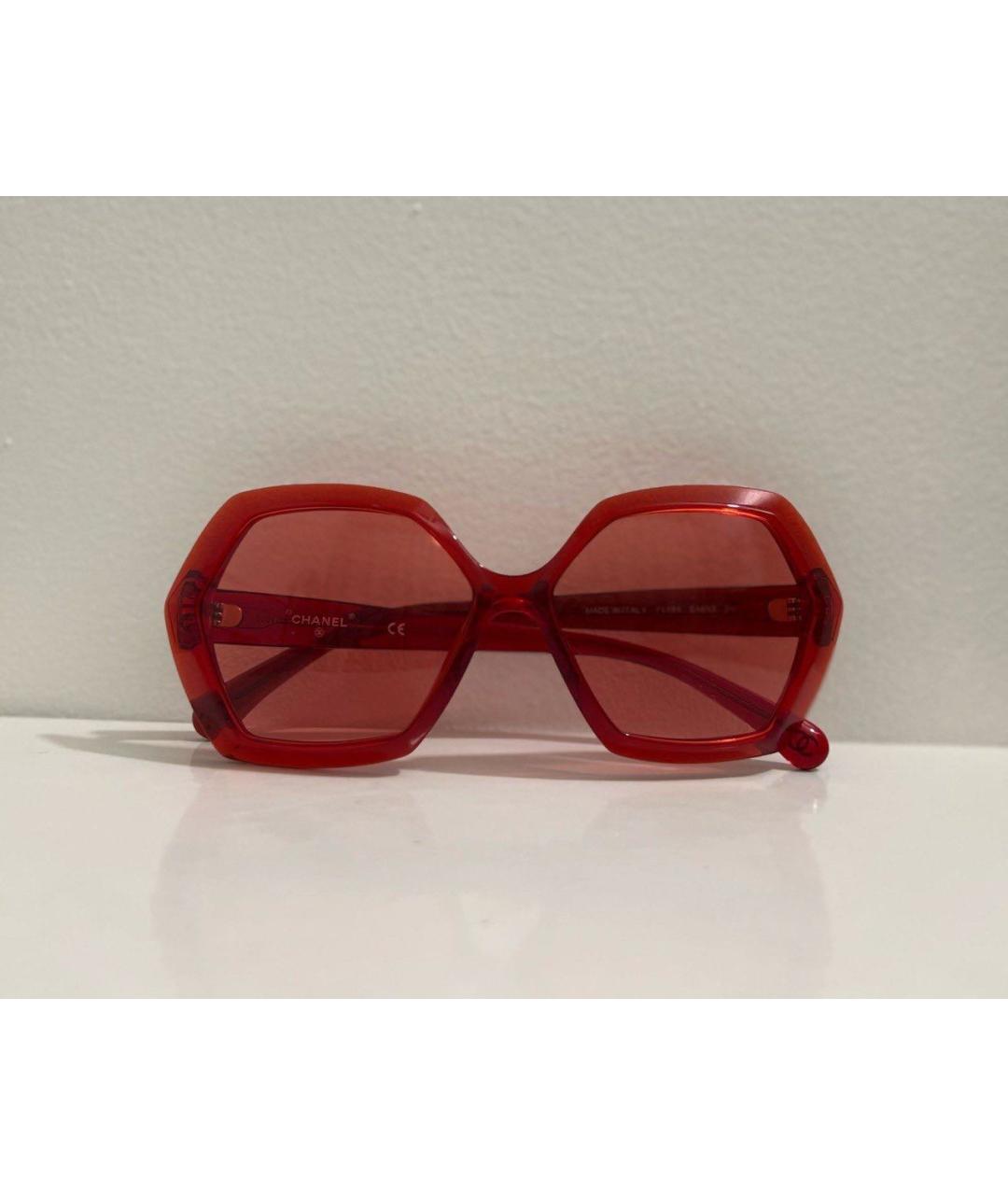 CHANEL Красные пластиковые солнцезащитные очки, фото 4