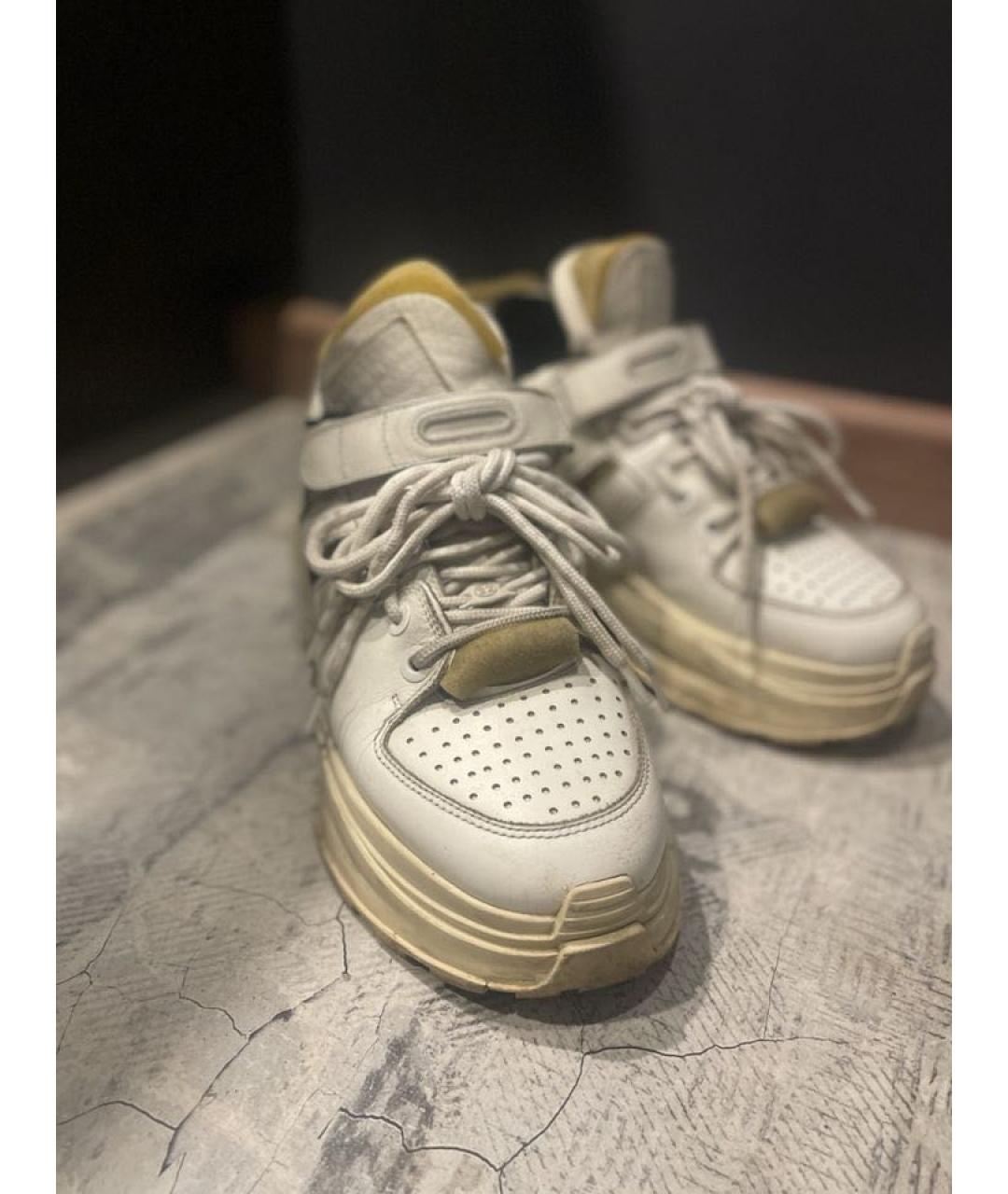 MAISON MARGIELA Белые кожаные кроссовки, фото 2