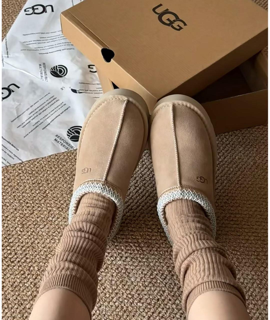 UGG AUSTRALIA Бежевые замшевые сабо, фото 2