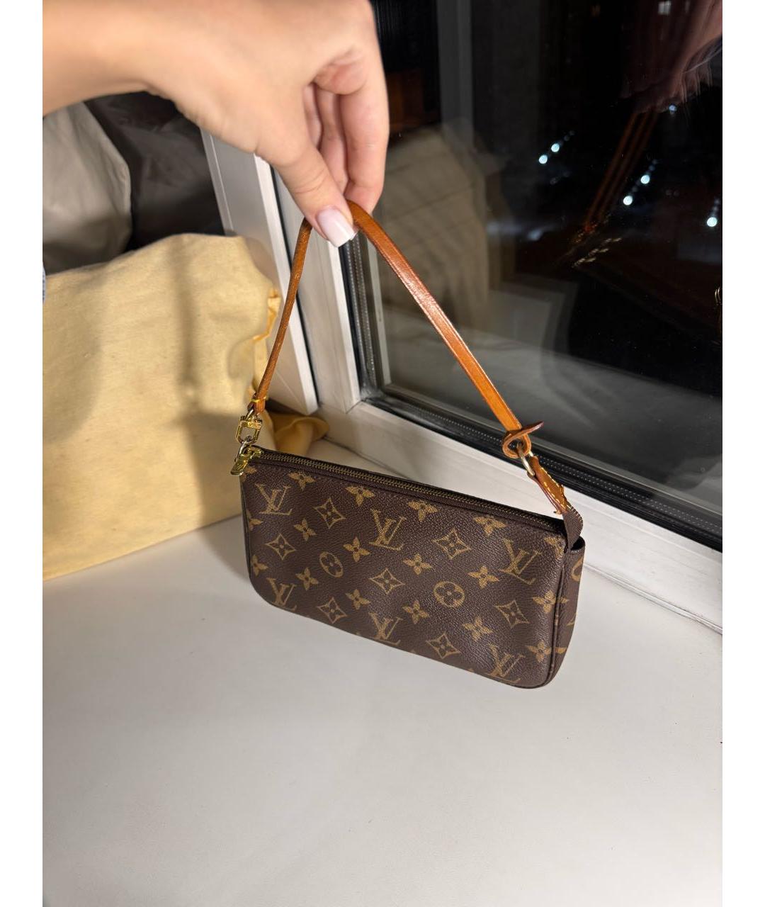 LOUIS VUITTON Коричневая сумка с короткими ручками, фото 3