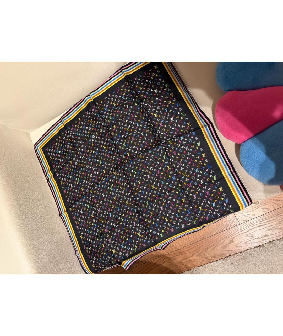 LOUIS VUITTON Черный шелковый платок, фото 2