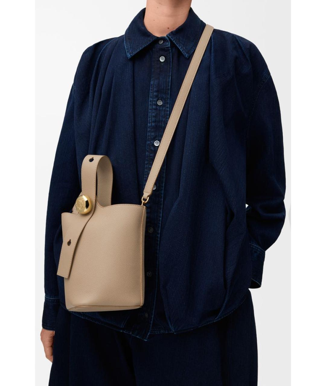 LOEWE Бежевая кожаная сумка через плечо, фото 3