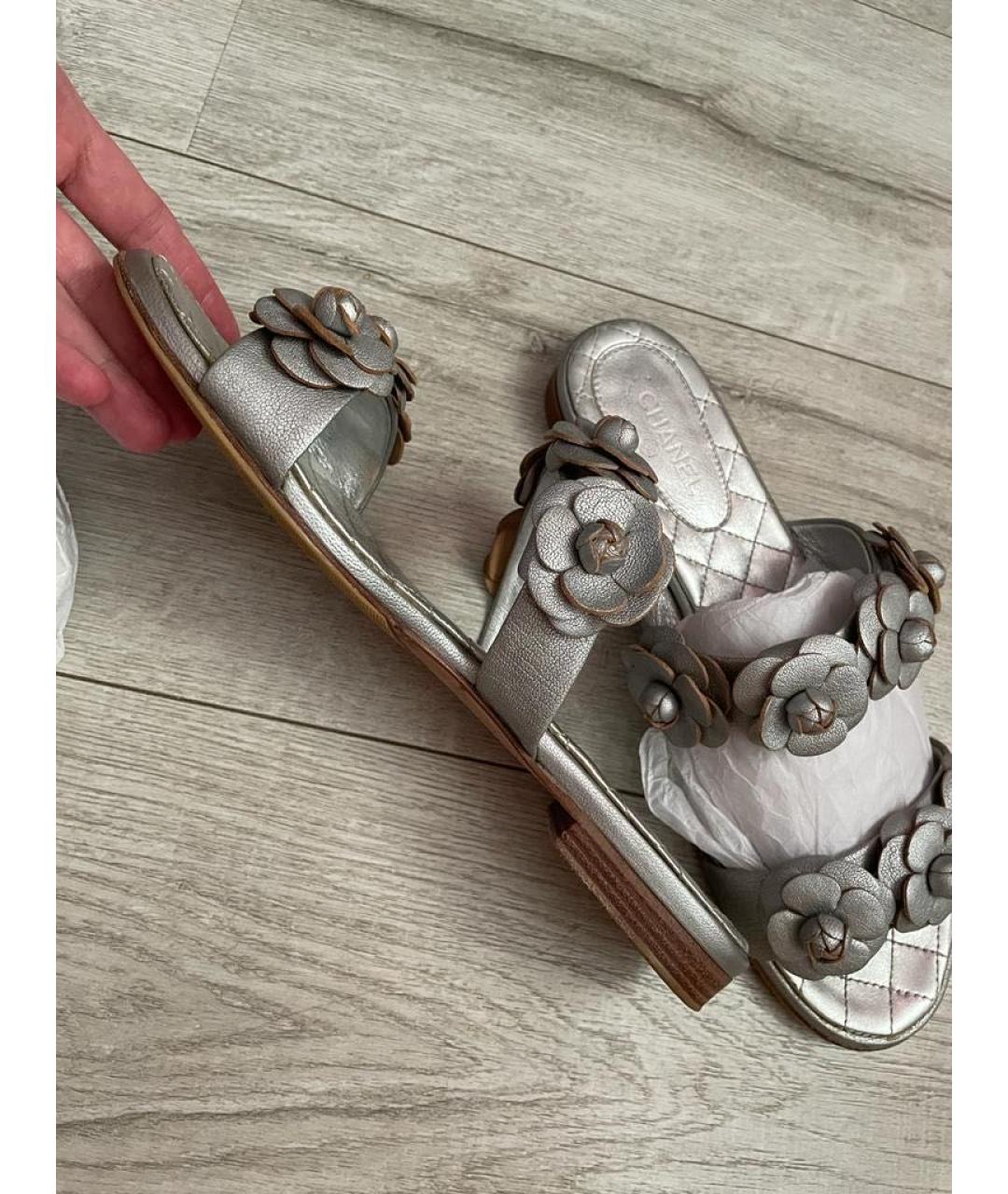 CHANEL Серебряные кожаные шлепанцы, фото 8