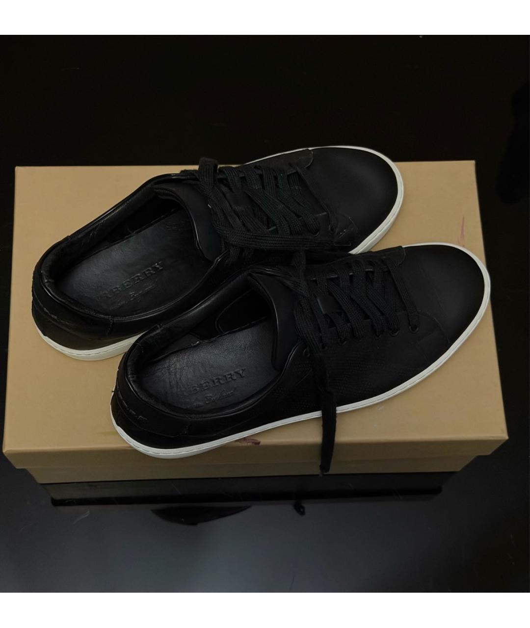 BURBERRY Черные кожаные лодочки на низком каблуке, фото 2