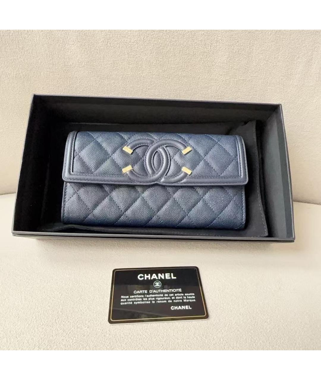 CHANEL Голубой кожаный кошелек, фото 2