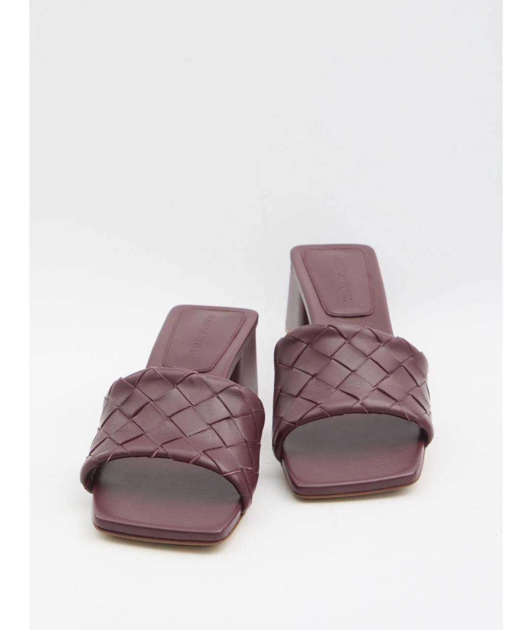 BOTTEGA VENETA Бордовые кожаные мюли, фото 5