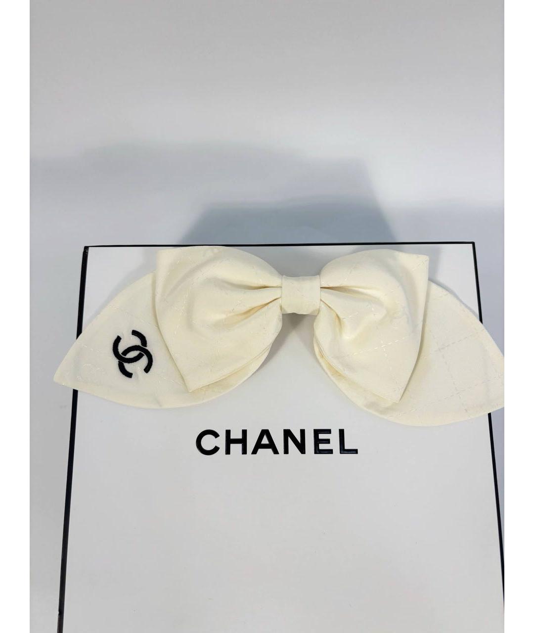 CHANEL Белая заколка, фото 3