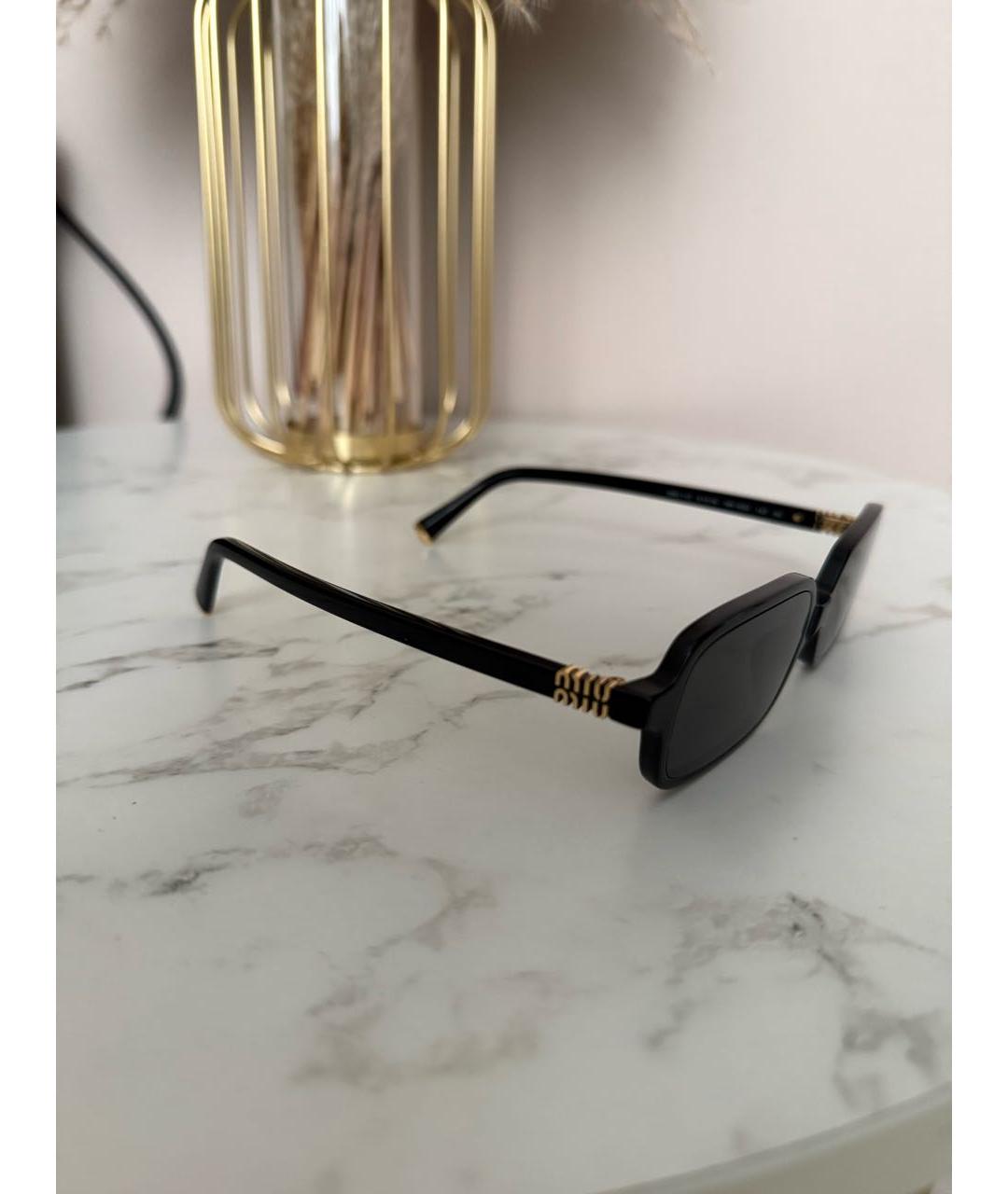 MIU MIU Черные пластиковые солнцезащитные очки, фото 2