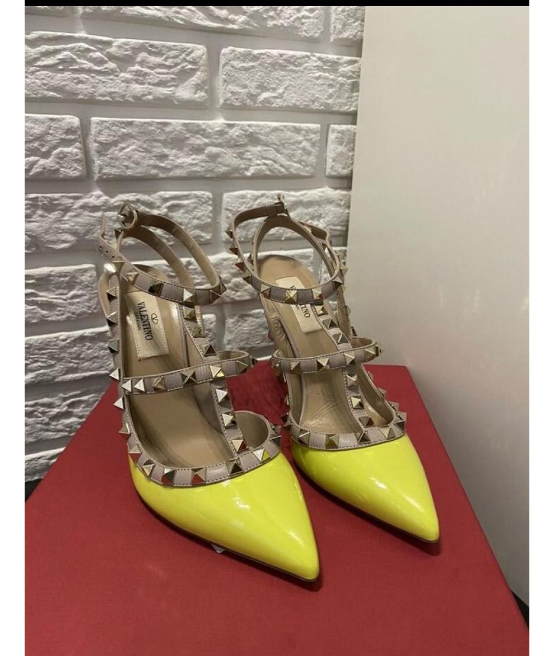 VALENTINO Желтые туфли из лакированной кожи, фото 2