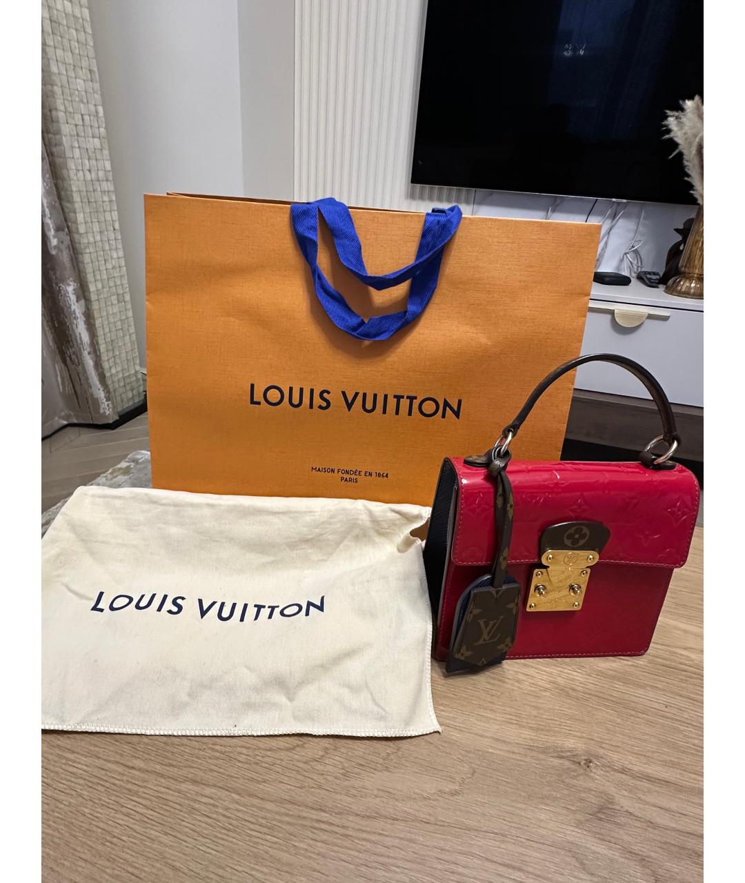 LOUIS VUITTON Красная сумка с короткими ручками из лакированной кожи, фото 2