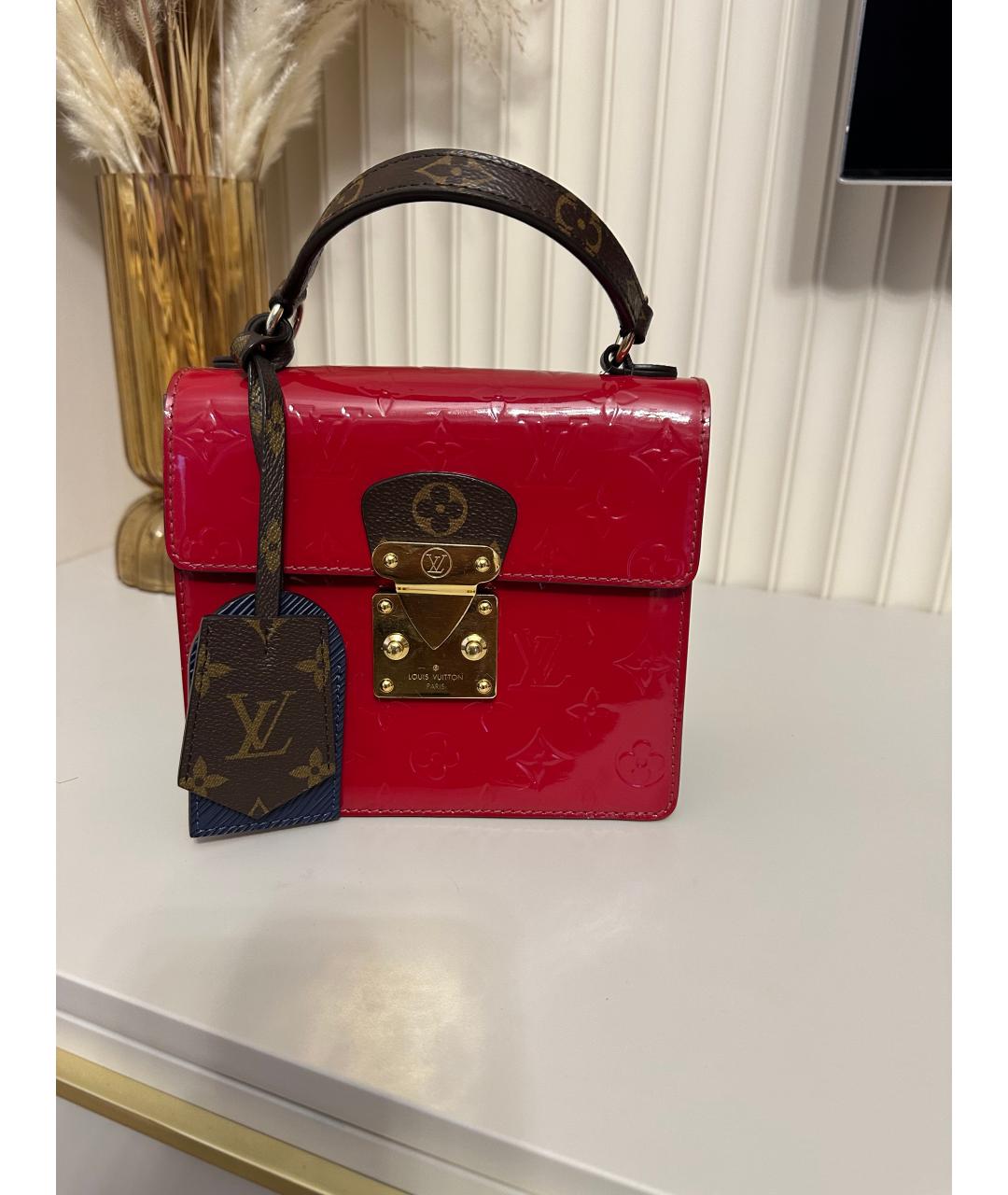 LOUIS VUITTON Красная сумка с короткими ручками из лакированной кожи, фото 4