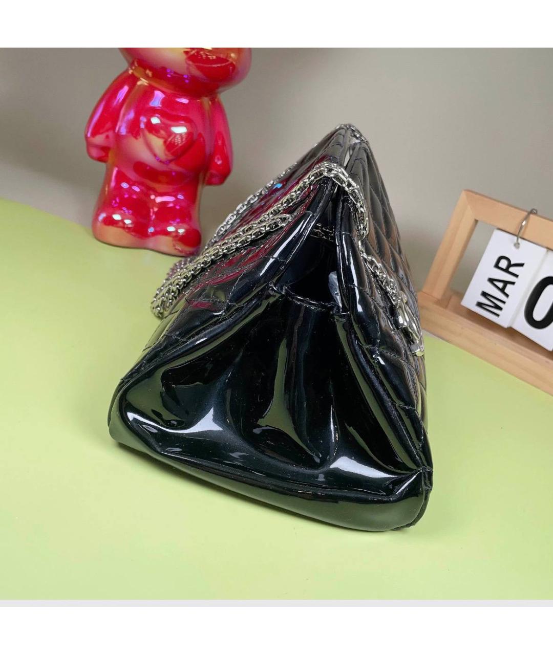 CHANEL Черная сумка с короткими ручками из лакированной кожи, фото 6