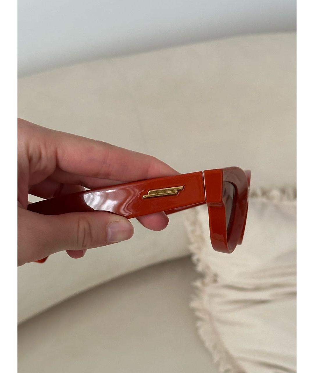 BOTTEGA VENETA Оранжевое пластиковые солнцезащитные очки, фото 3