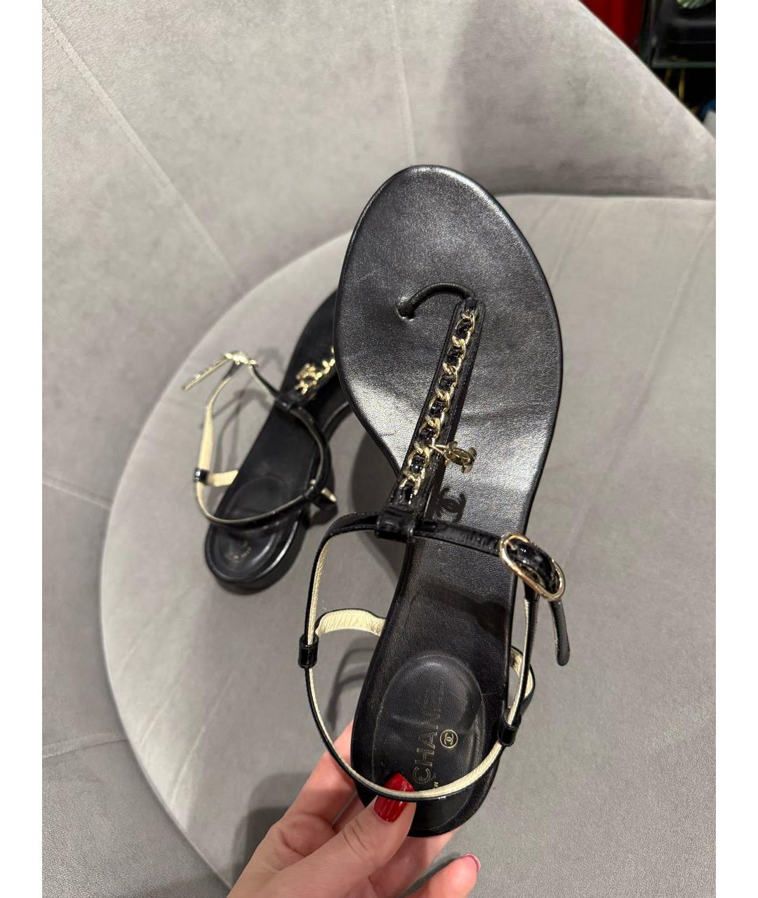CHANEL Черные кожаные сандалии, фото 4