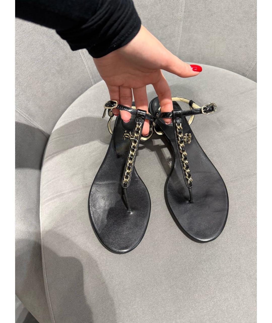 CHANEL Черные кожаные сандалии, фото 2