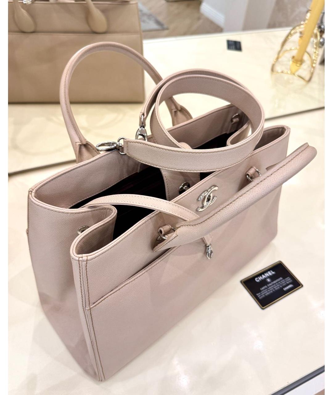 CHANEL Бежевая кожаная сумка с короткими ручками, фото 4