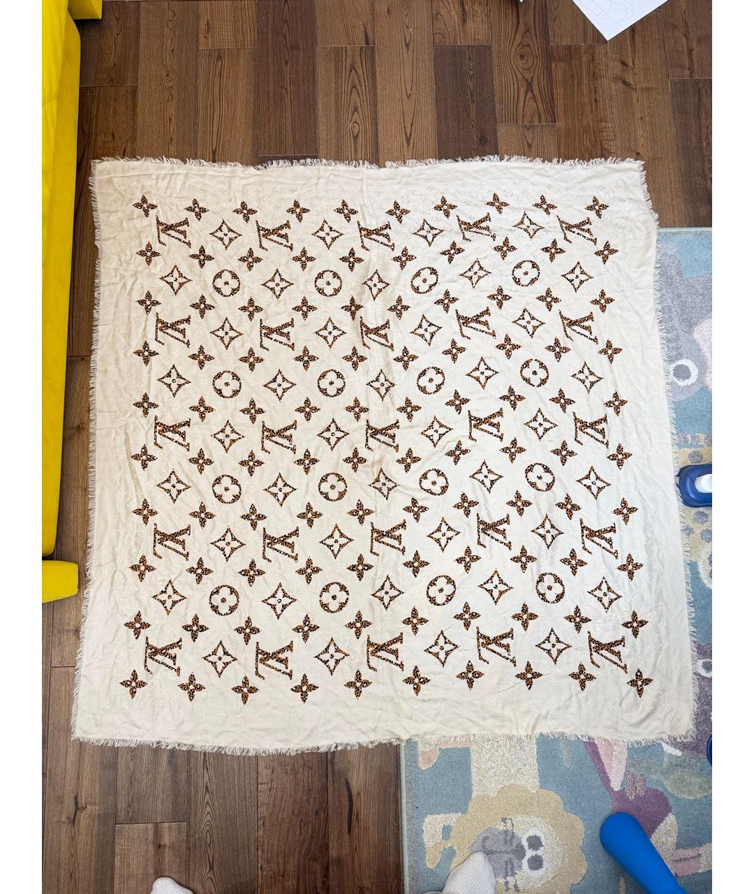 LOUIS VUITTON Бежевый шерстяной платок, фото 6