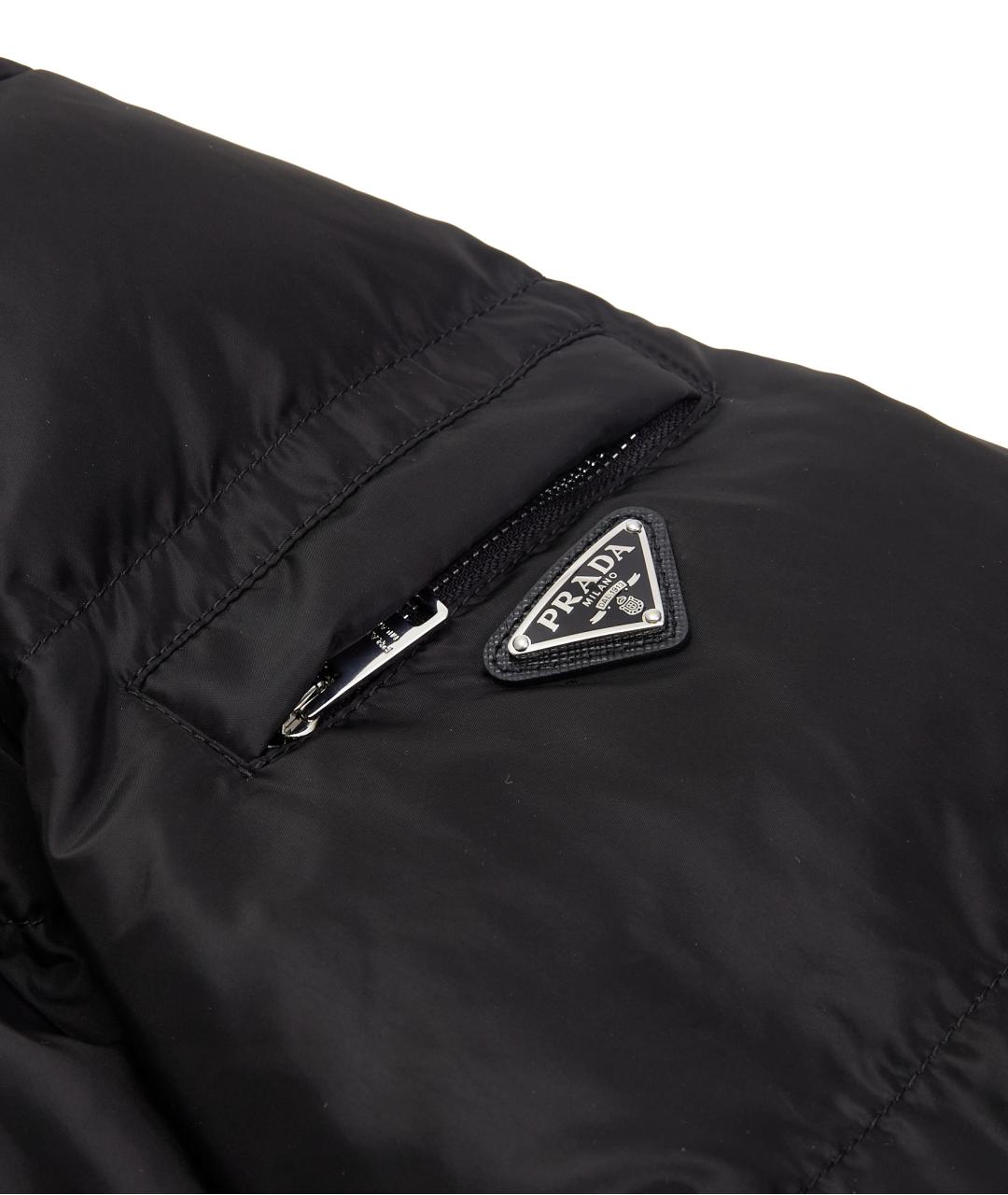 PRADA Черная полиэстеровая куртка, фото 2